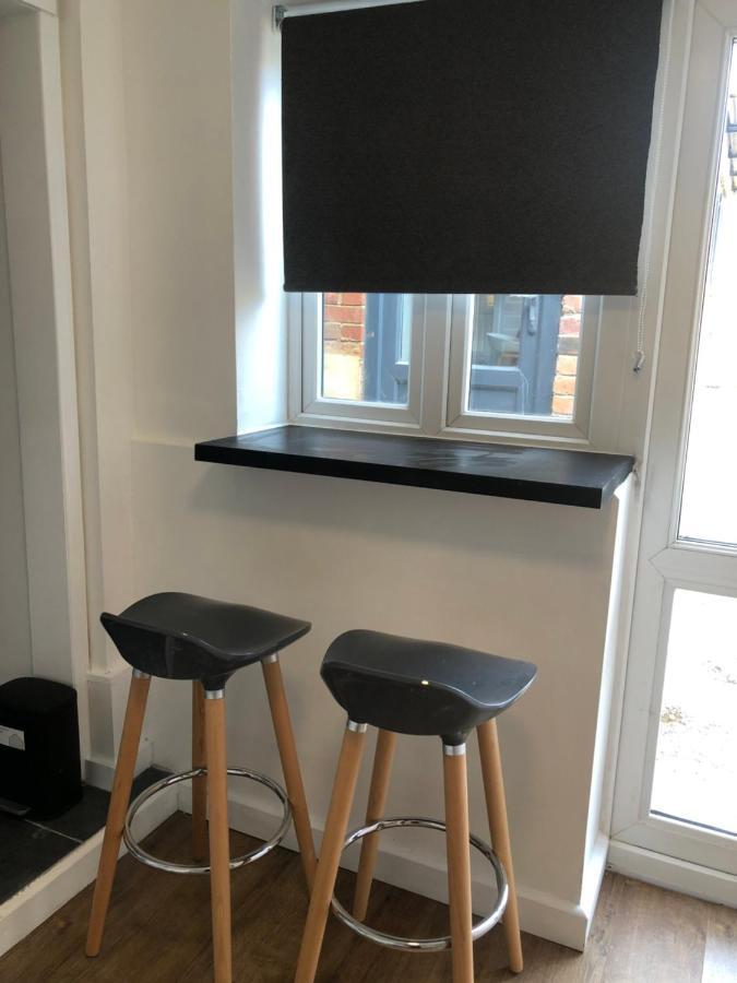 Lovely Modern Decorated 1 Bed Studio Newport  Exterior photo